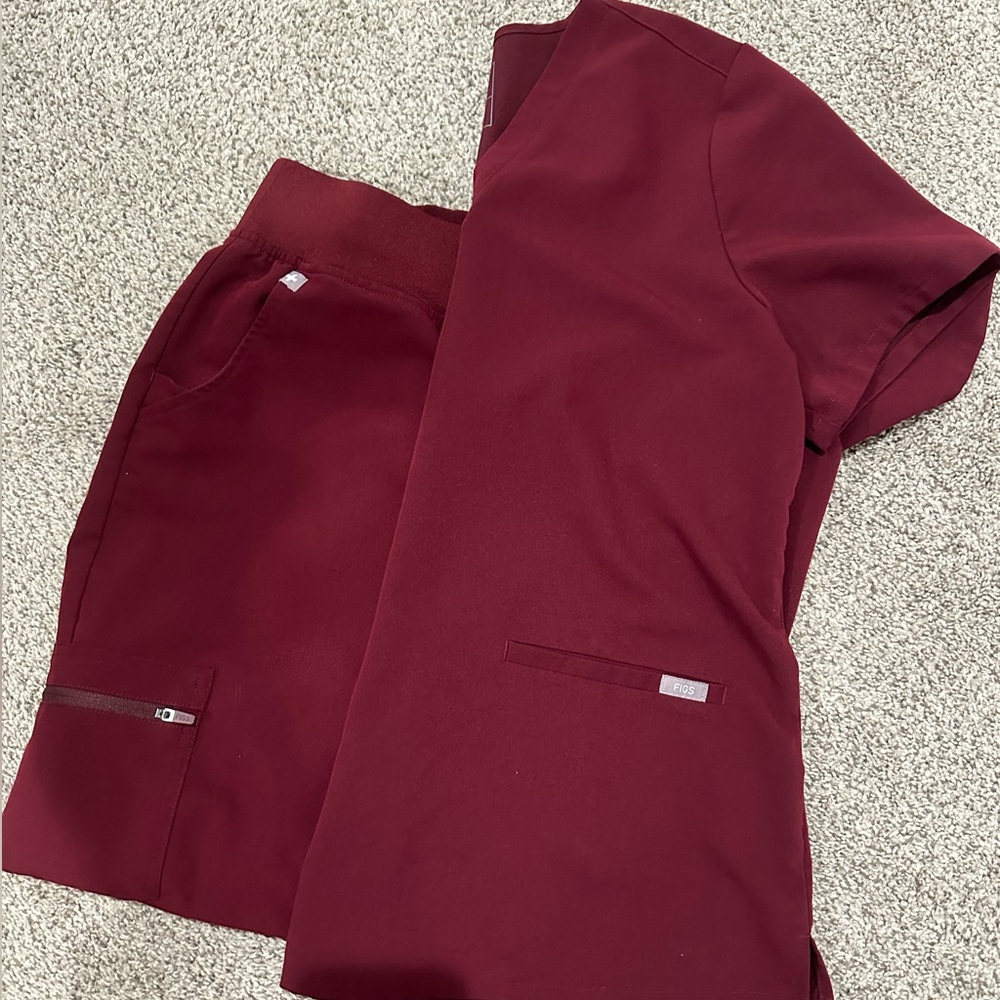 SOLD Figs scrubs L